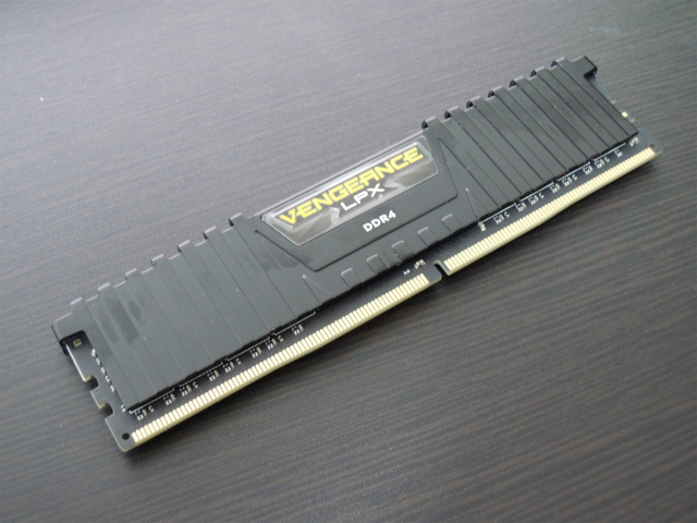 CORSAIR DDR4 メモリモジュール VENGEANCE LPX Series 4GB×2枚キット 