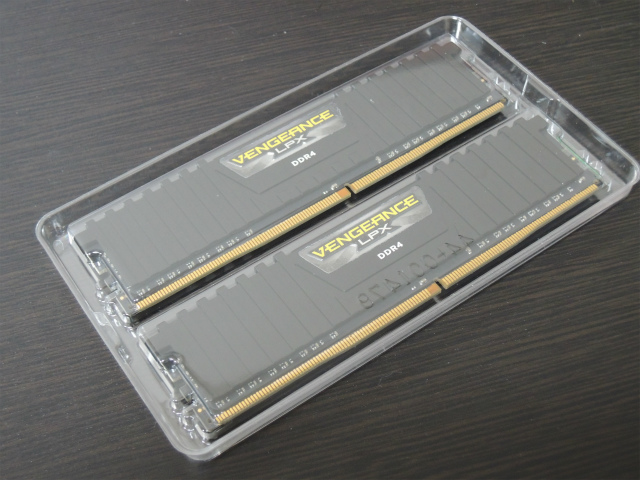 CORSAIR DDR4 メモリモジュール VENGEANCE LPX Series 4GB×2枚キット CMK8GX4M2A2666C16 