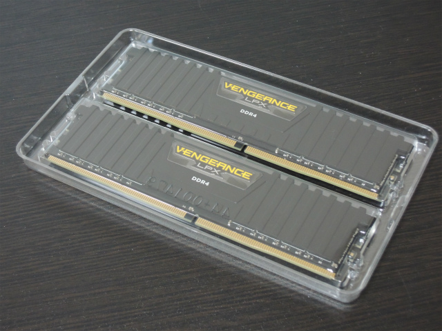 CORSAIR DDR4 メモリモジュール VENGEANCE LPX Series 8GB×2枚キット CMK16GX4M2A2666C16