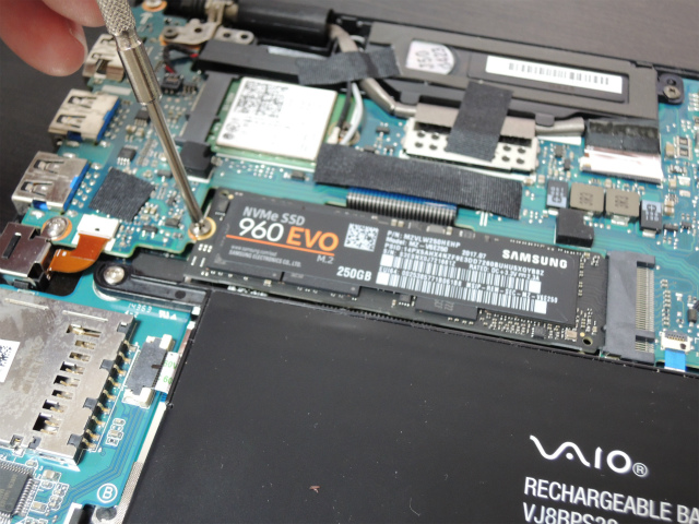 Samsung SSD 250GB 960 EVO M.2の開封とVAIO PRO 13のSSD換装