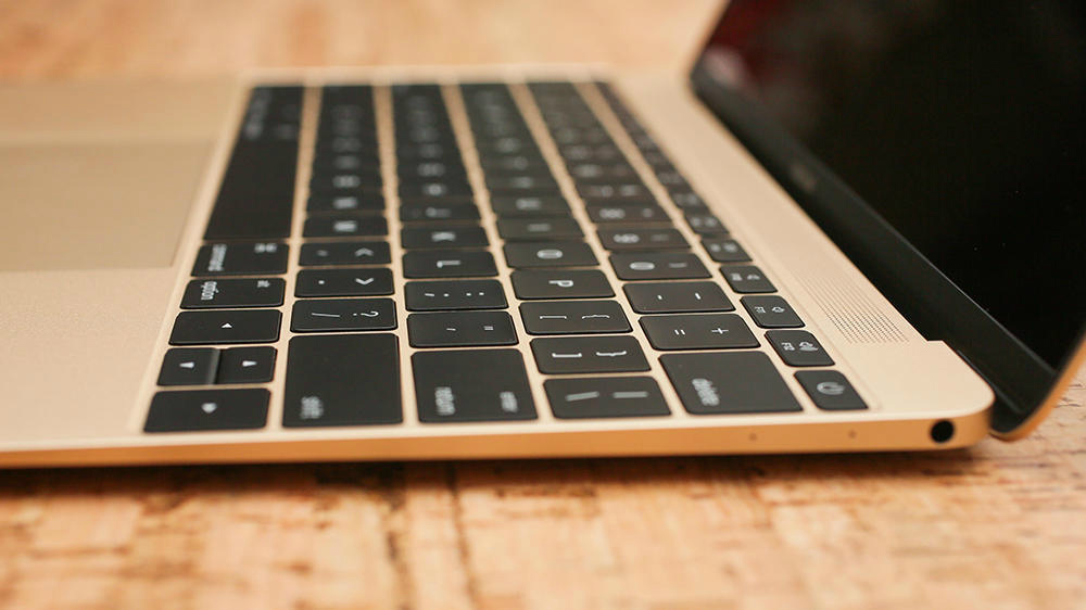 MacBook 12インチの新品と整備済品の比較
